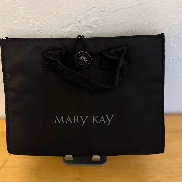 Mary Kay Black Makeup Organizer - Picture 1 of 3
